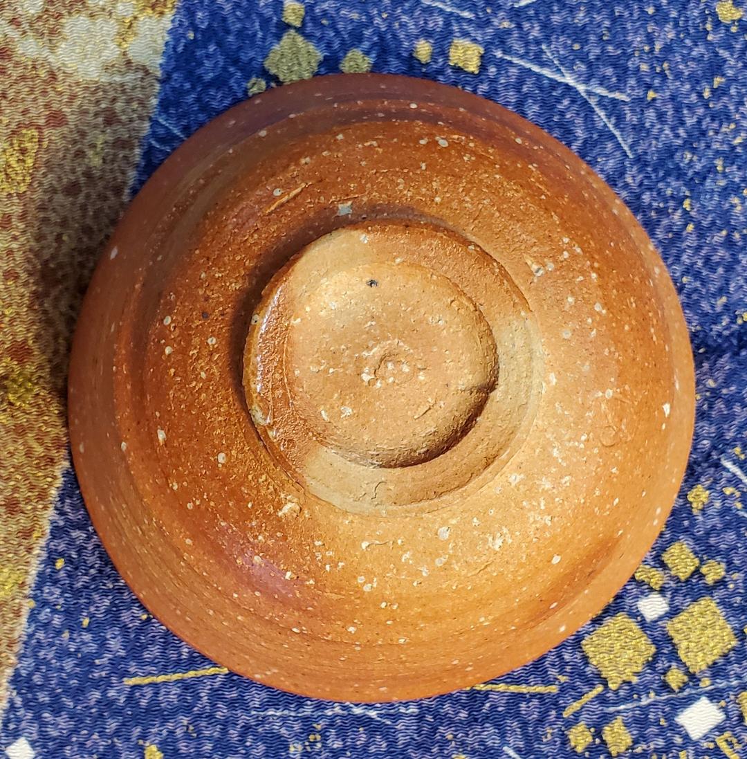 (新品)　信楽焼　抹茶茶碗　～金細工～