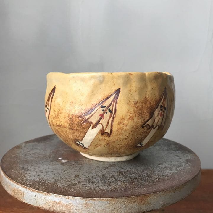 私の作った 抹茶茶碗 唐傘おばけ 妖怪 陶芸 手びねり 手づくね