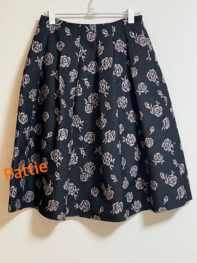 エムズグレイシー未使用薔薇が浮かぶスカート40