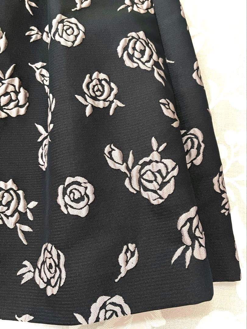 エムズグレイシー未使用薔薇が浮かぶスカート40