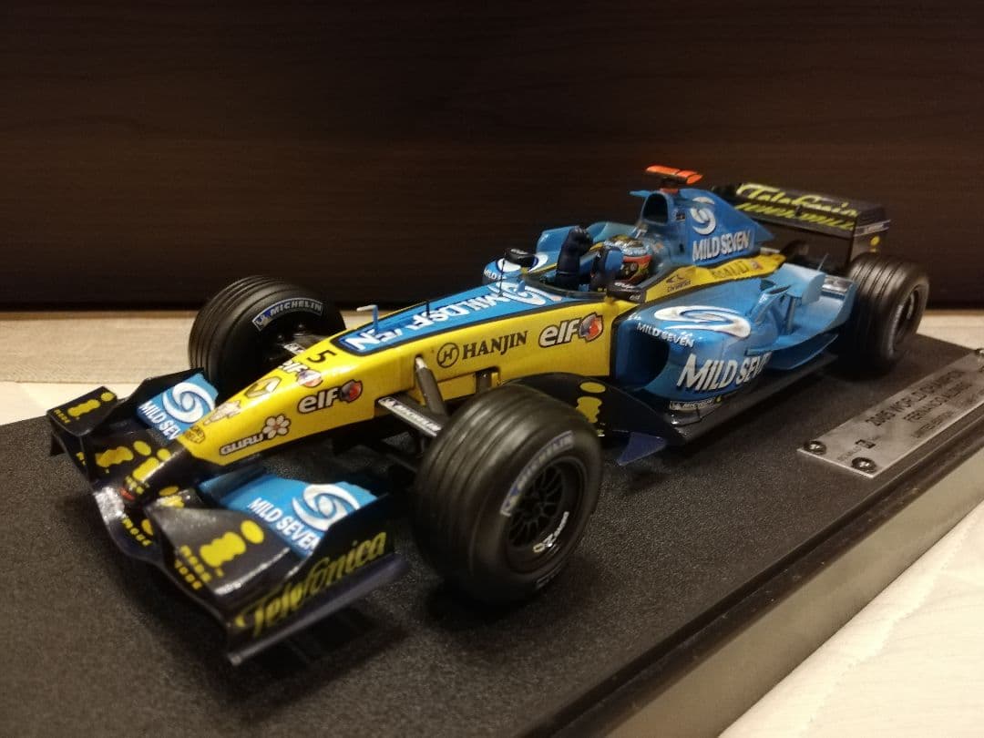 ホットウィール 1/18 ルノー R25 アロンソ 2005 チャンピオン