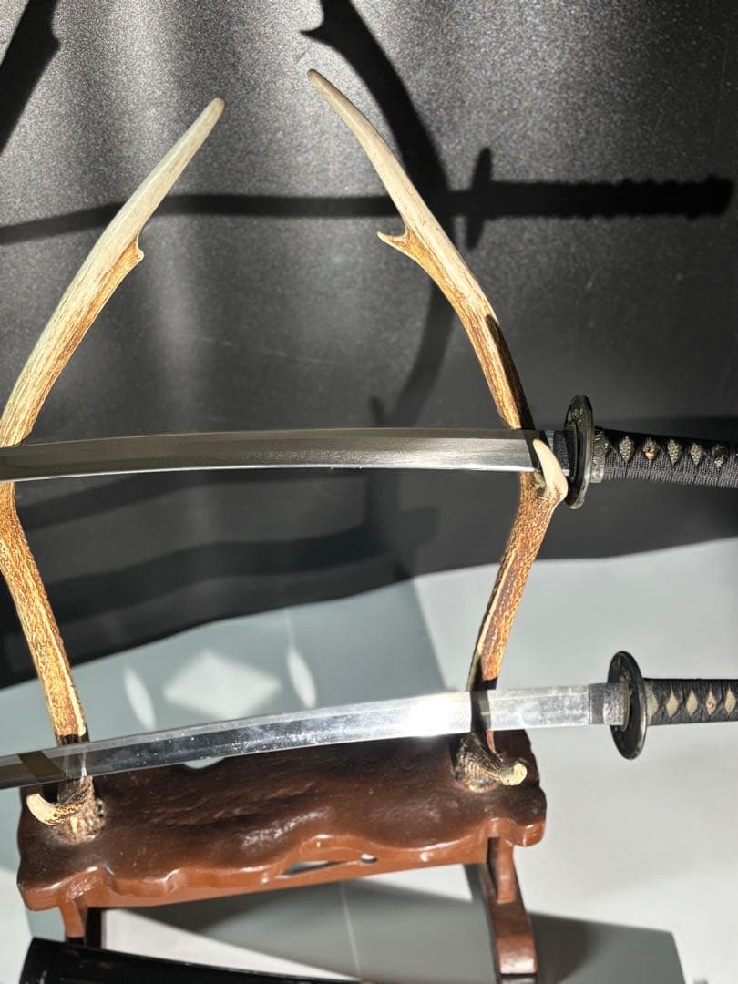 模造刀2本セット 黒地に花の装飾