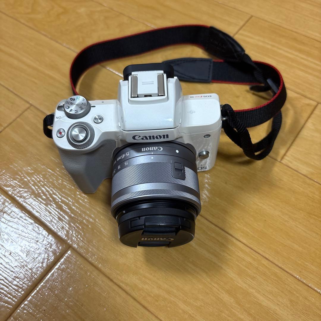 Canon EOS Kiss M ホワイト 標準ズームレンズ付き
