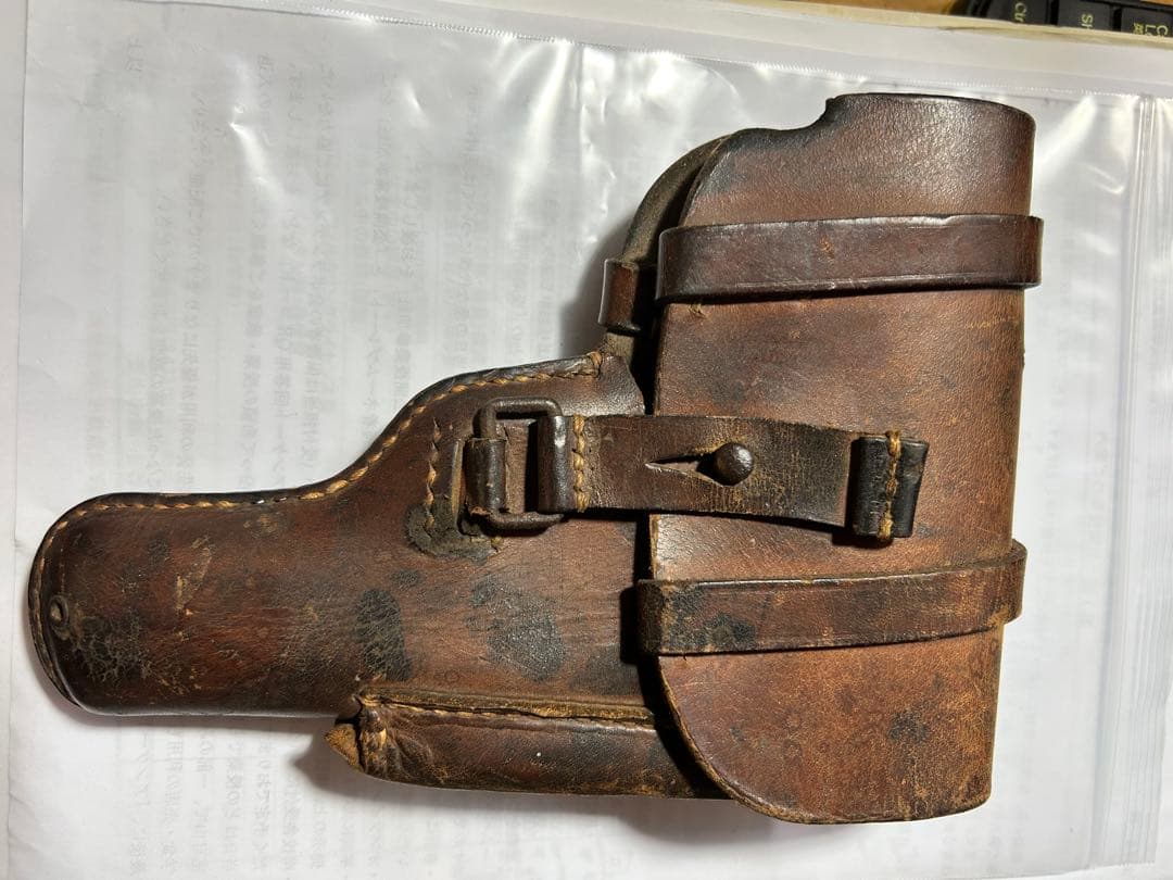 戦時ドイツ軍レザーホルスター（実物・1943年製・Waffenamt刻印）
