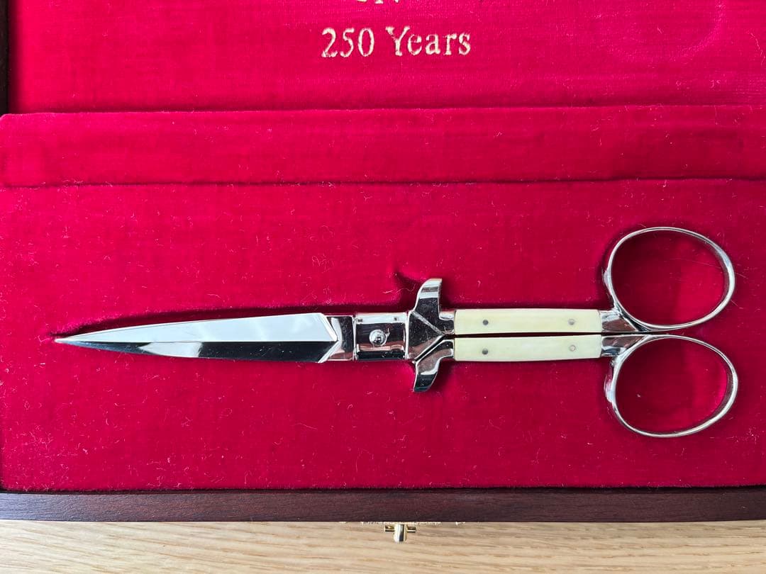 ZWILLINGS JA HENCKELS 250周年記年限定シザー