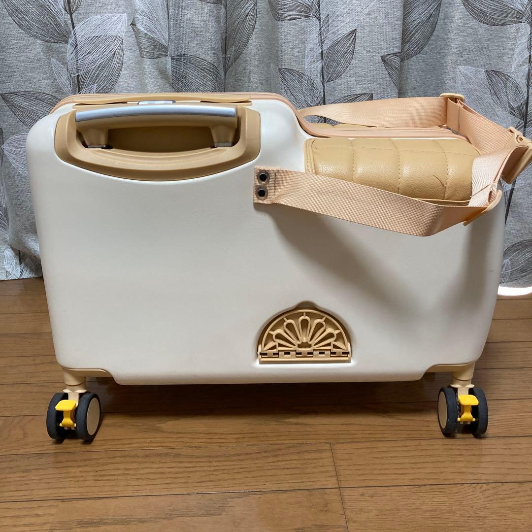 機内持ち込み可　ミニサイズ ベージュ　乗れるキャリーケース