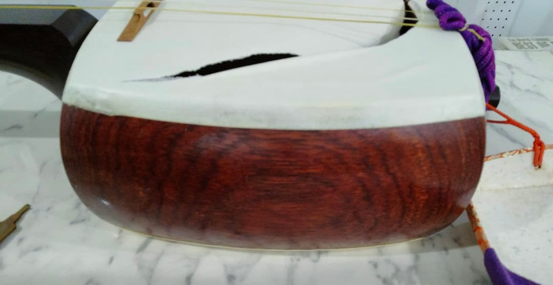 弦楽器 三味線 ハードケース付 調子笛、弦など付属（S1-2）