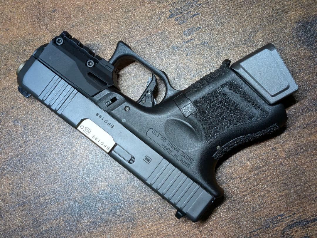 東京マルイ　グロック26 カスタム　ガスブローバック　アンダーレール