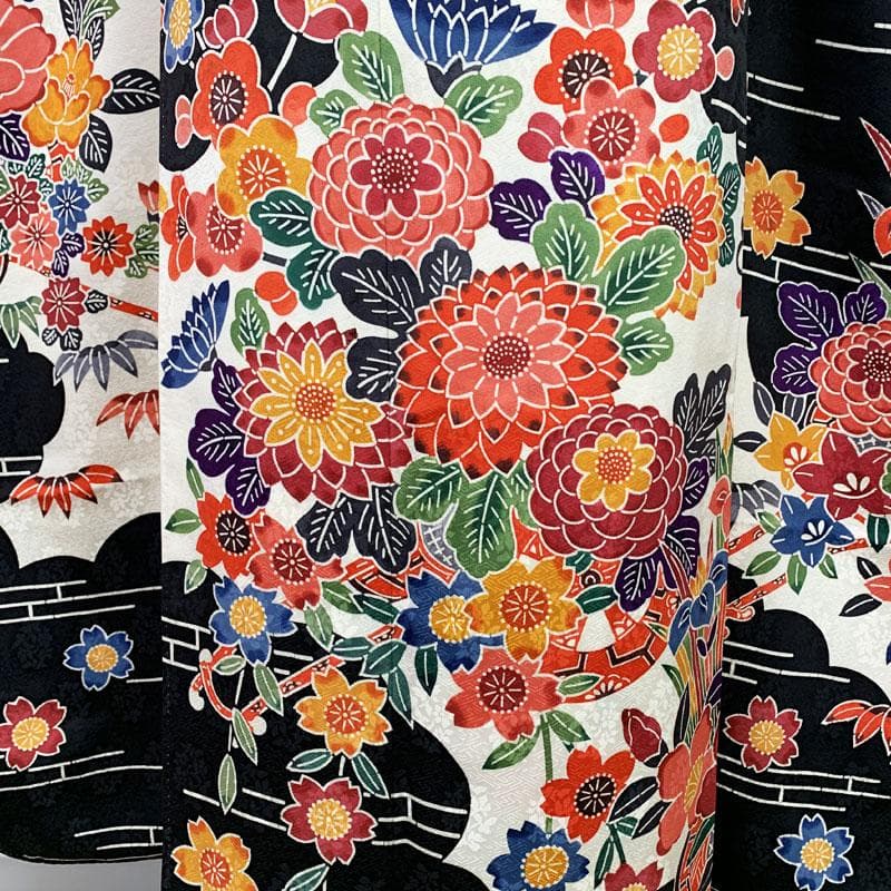 507z14☆紅型振袖 作家物 地紋 古典柄 ホワイト×黒☆美品 成人式 結婚式