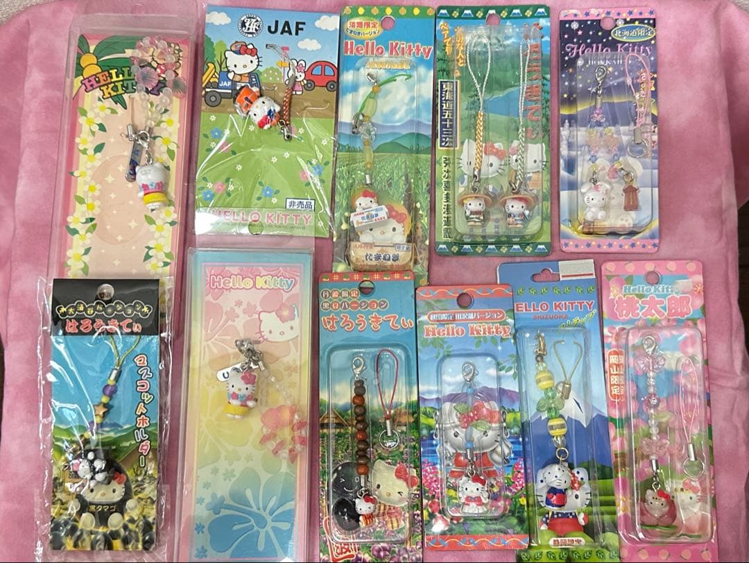 【未使用品】　ご当地ストラップ他　ハローキティ83点・その他 9点