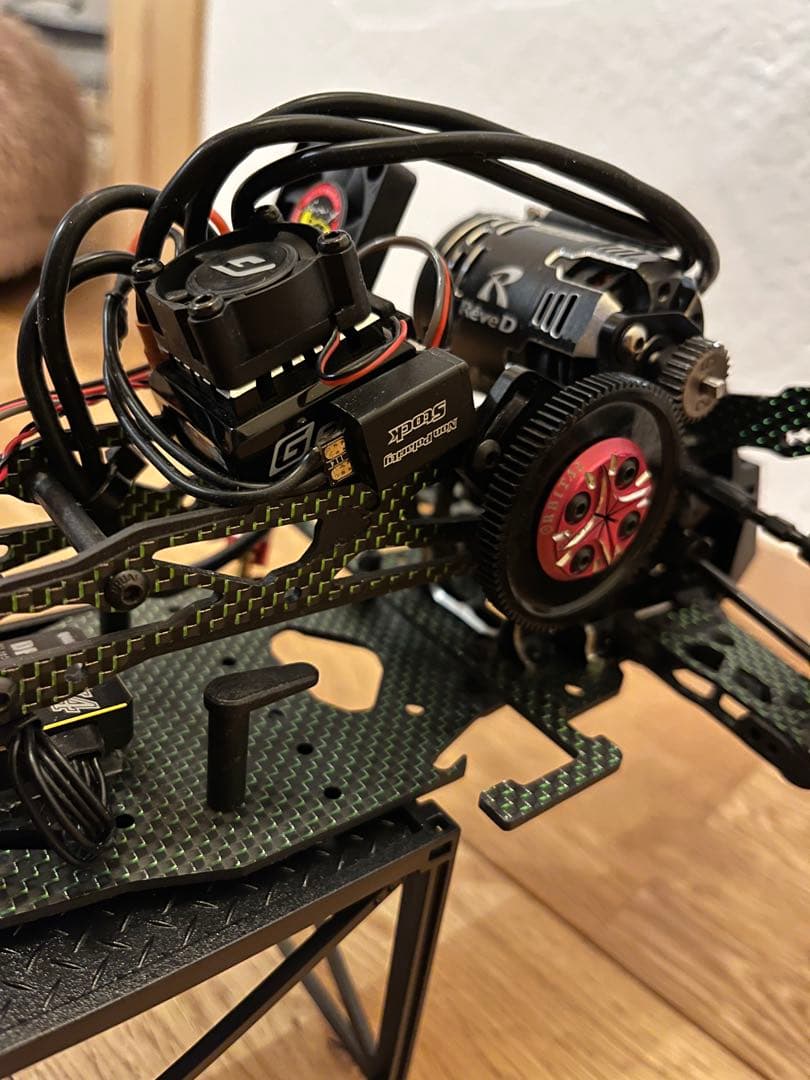 こ*ん様 sakura d5mr グリーンカーボンシャーシ