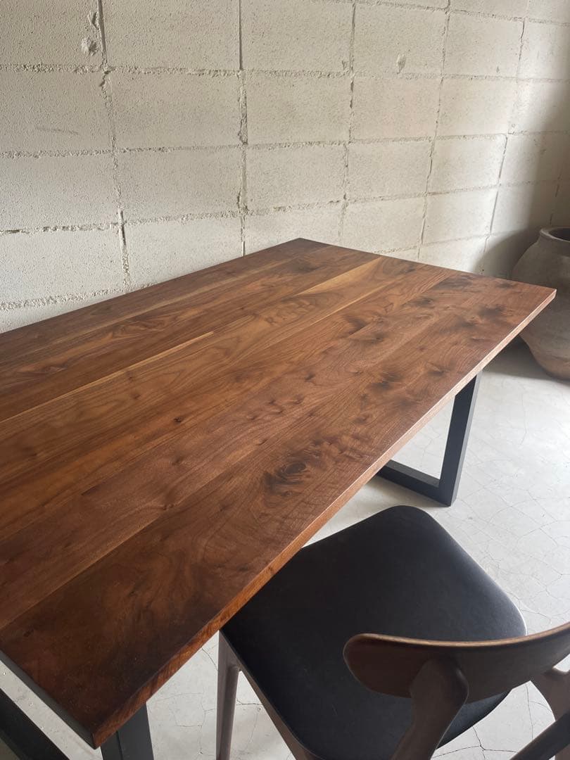 美品　ウォールナット無垢材　ダイニングテーブル　アイアン脚　脚取付位置変更可