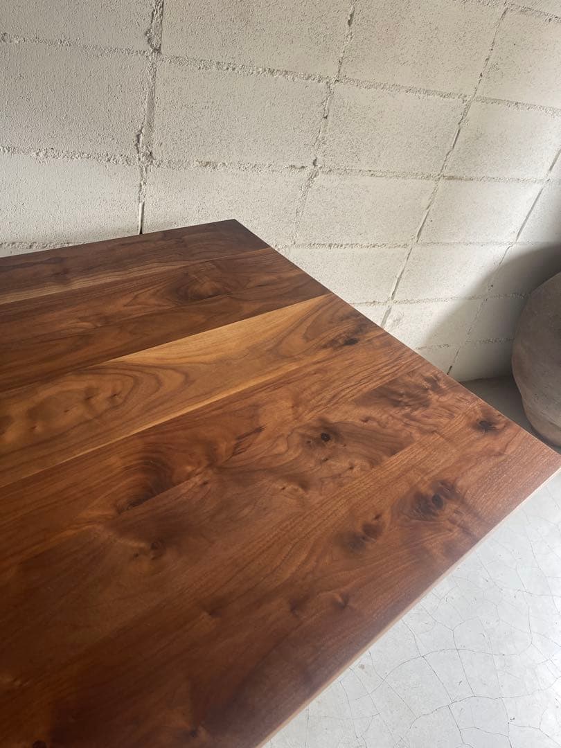 美品　ウォールナット無垢材　ダイニングテーブル　アイアン脚　脚取付位置変更可