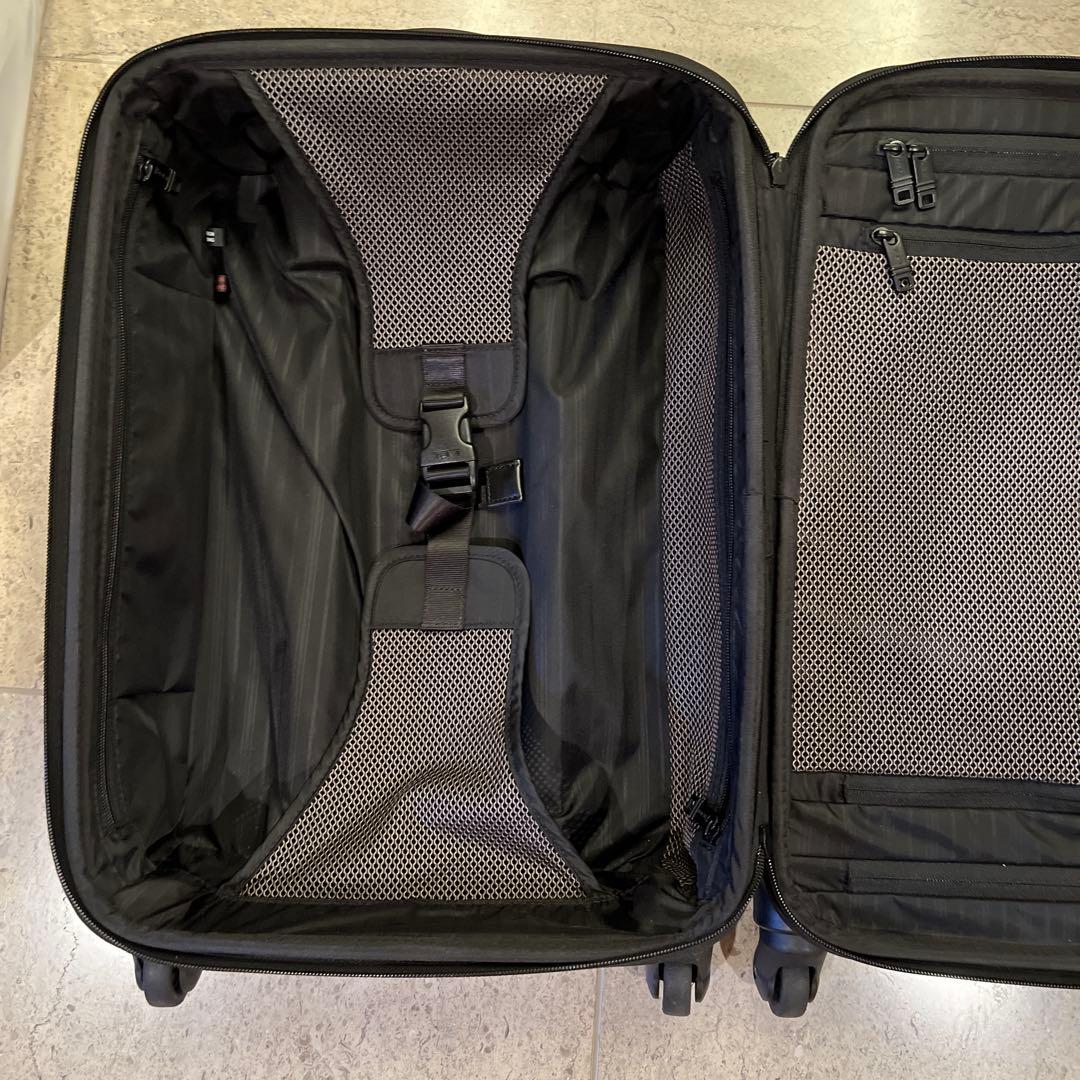 トゥミ/TUMI スーツケース　イニシャル入り