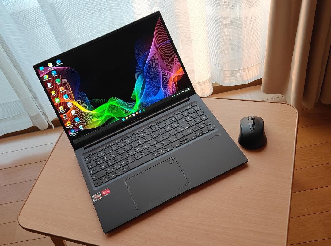 Asus Vivobook 2025年製