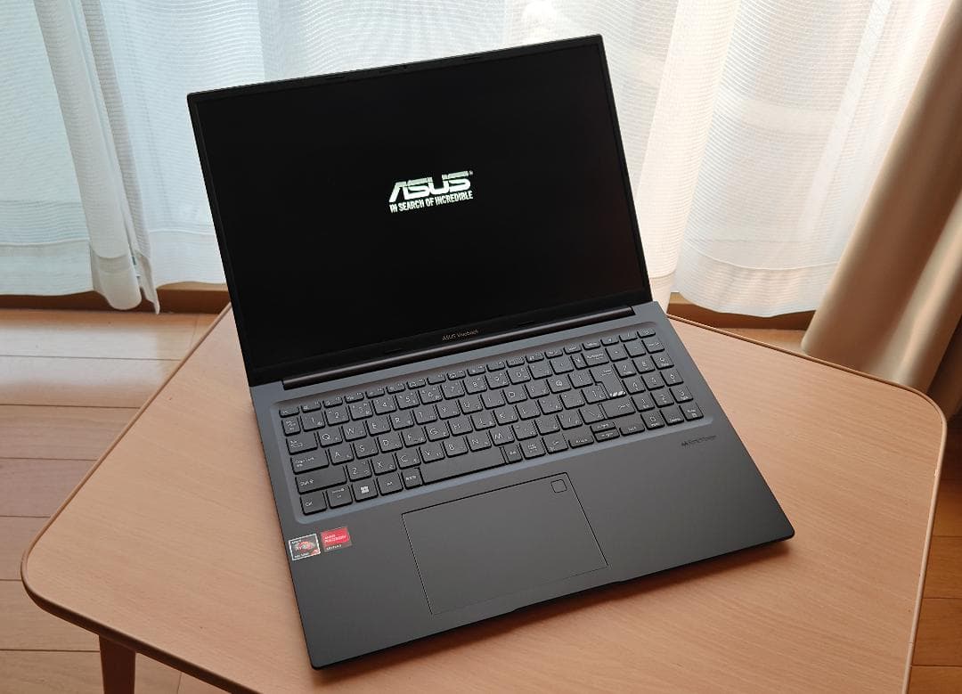 Asus Vivobook 2025年製