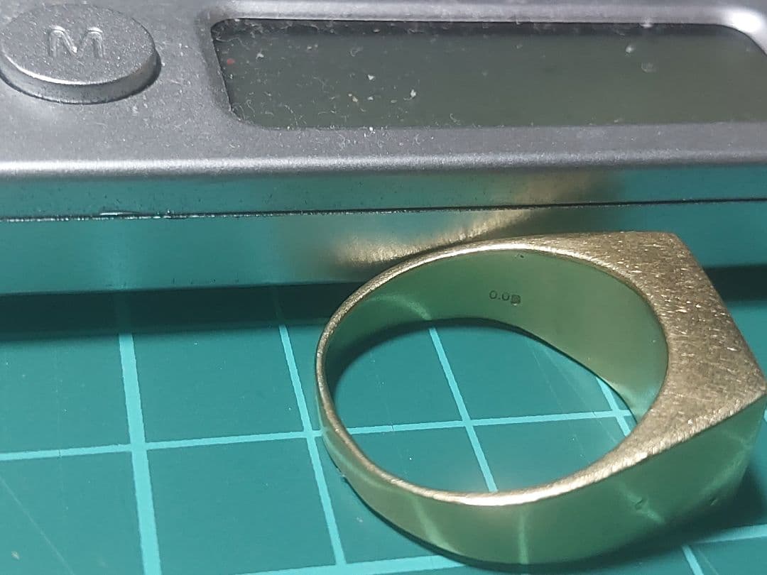 kitsunesun　k18金オニキスリング、小粒ダイヤ入り！