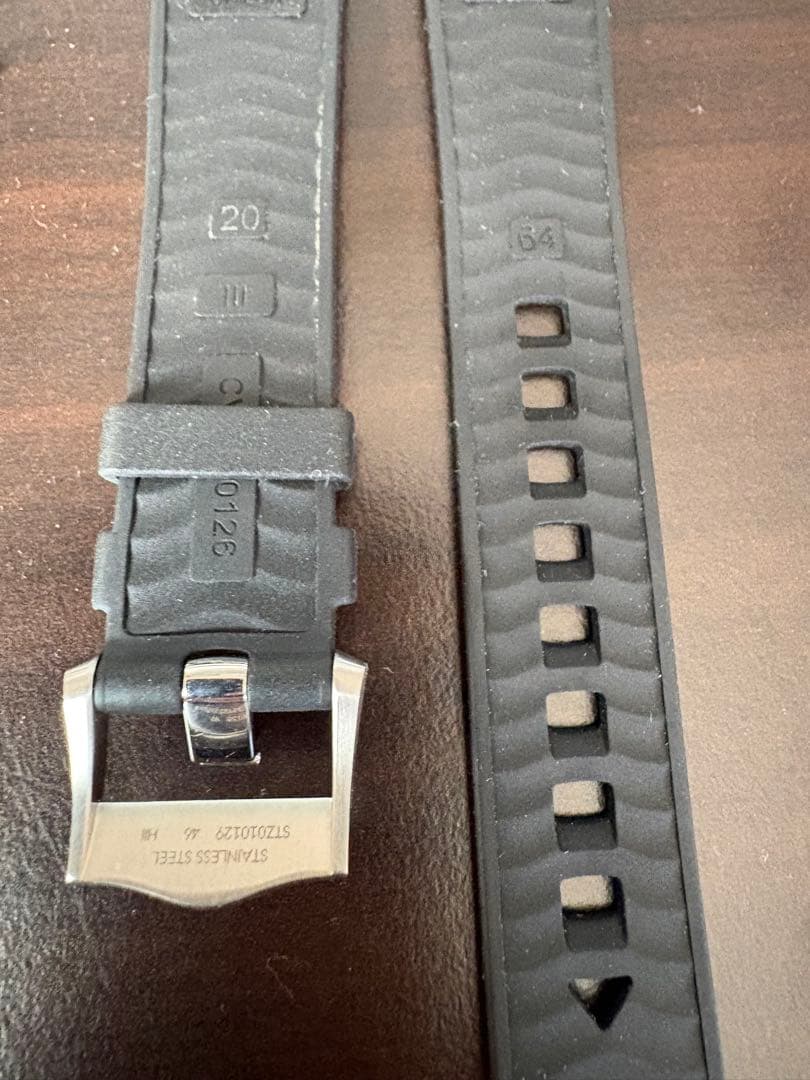 OMEGAシーマスター ダイバー300M 黒ラバーストラップ、バックル付﻿き