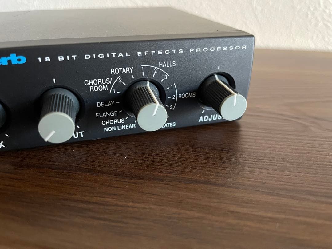 Alesis NanoVerb 18ビットデジタルエフェクトプロセッサー