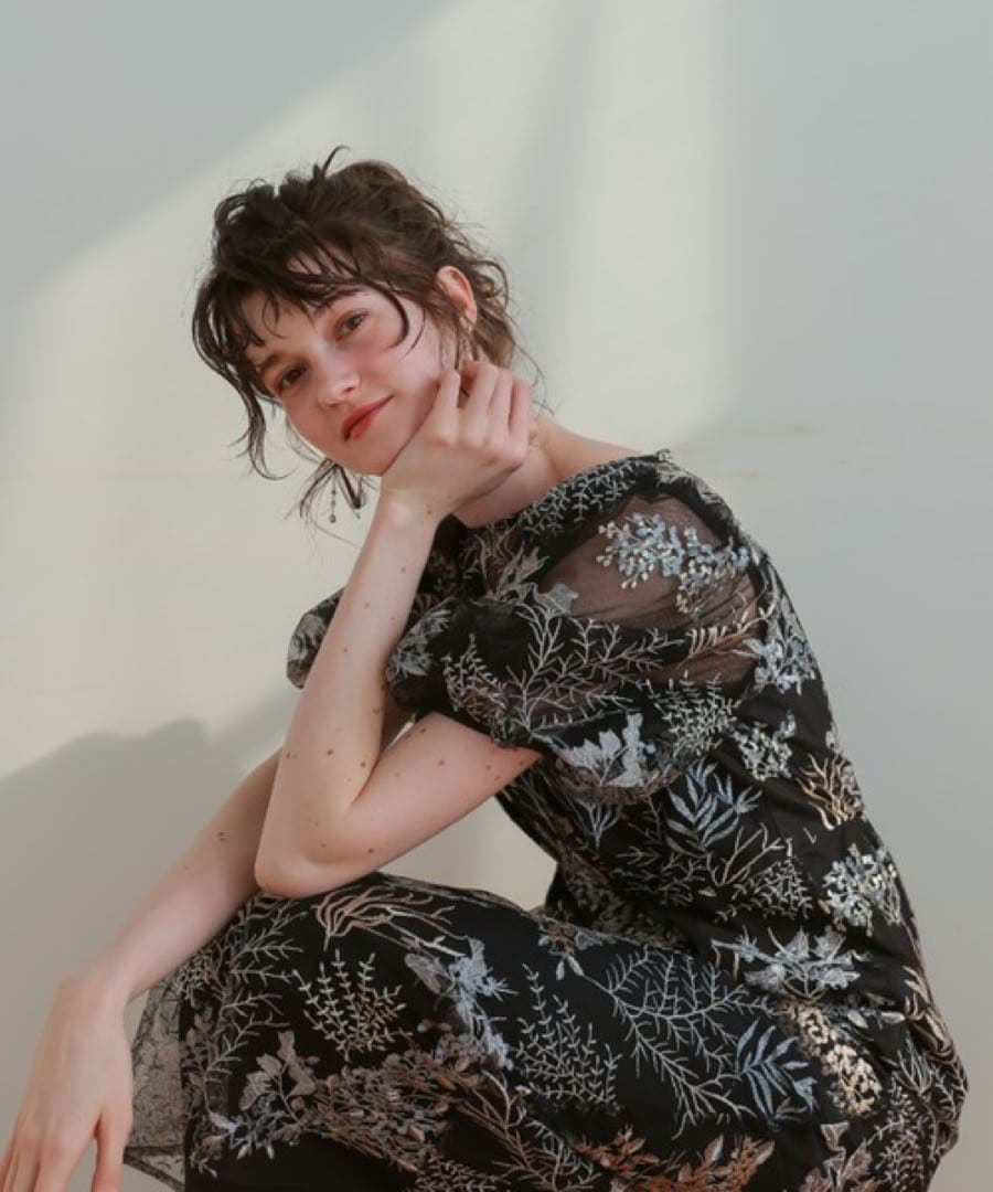 9★新品★ ドリードール　ボタニカル 刺繍 パフスリーブ ワンピース サンプル品