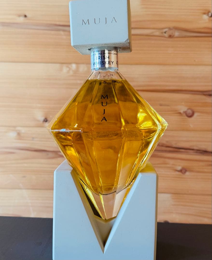 MUJA Irish Whiskey 750ml ギフトボックス入り