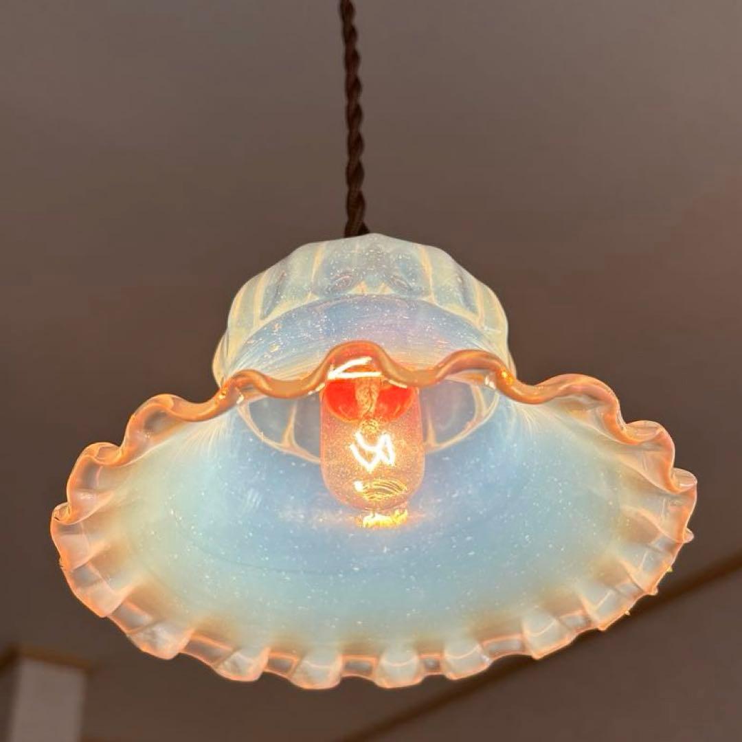 フランスアンティーク　オパールセント　ランプシェード