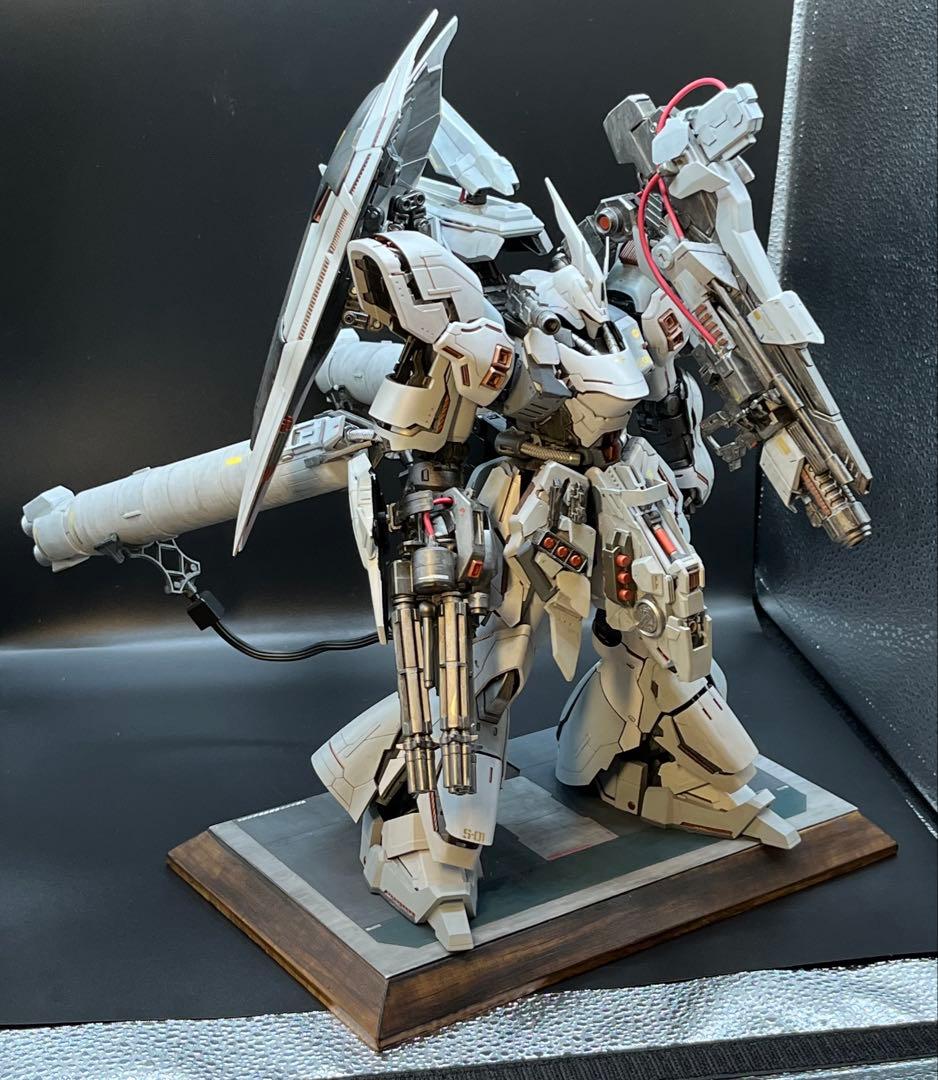 最終価格サザビー【MG・改修・完成品・台座付き】