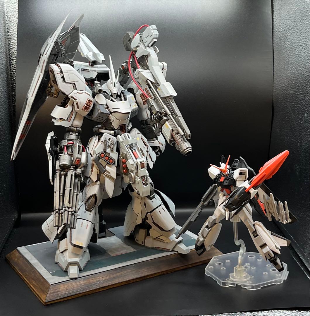 最終価格サザビー【MG・改修・完成品・台座付き】