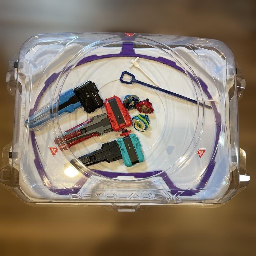 ベイブレード　ワイドエクストリームスタジアム＋スターター3種セット