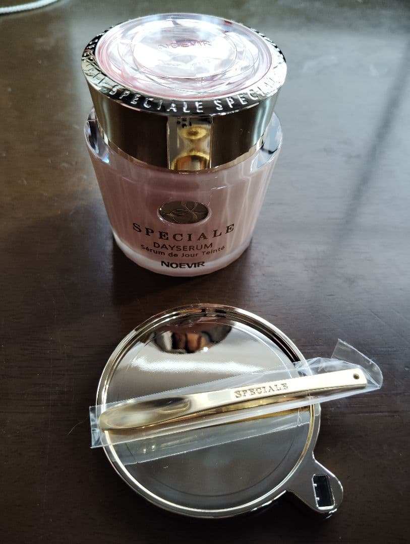 美容液 NOEVIR DAYSERUM 35g SPF20-PA++