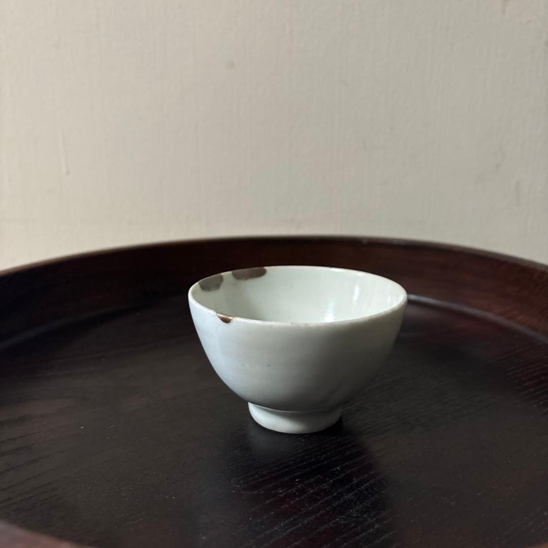 李朝盃　白磁　堅手　ぐい呑み　骨董　アンティーク.古美術.骨董.酒器.韓国骨董.