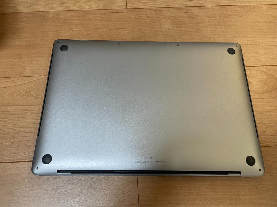シルバー MacBook 本体 A4121　箱付き