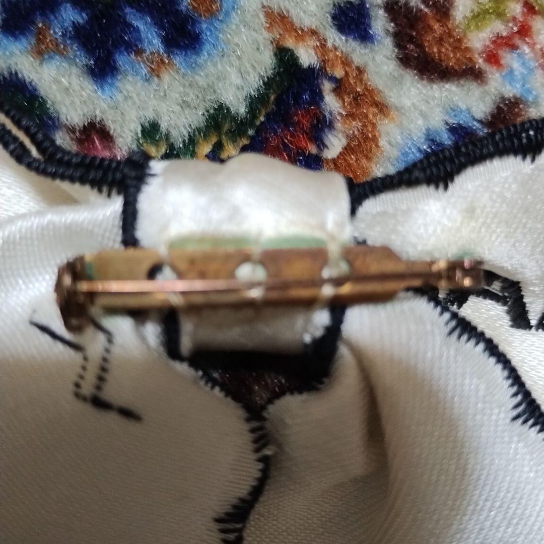 ヴィンテージ　CHANEL サテンリボン ブローチ白