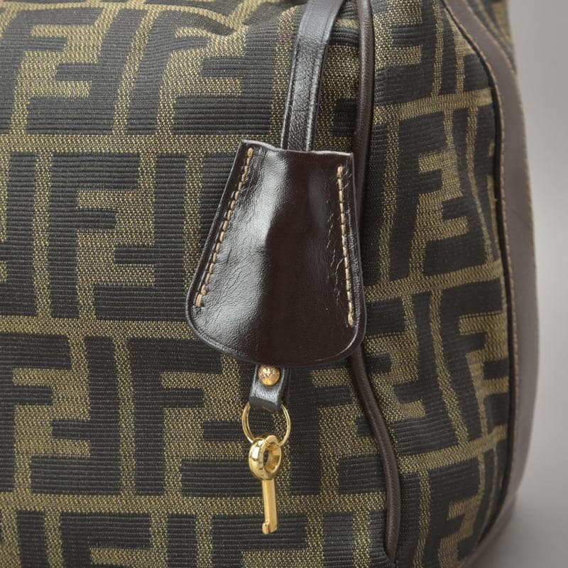 美品◇フェンディ ズッカ柄 バニティバッグ ハンドバッグ 鍵付き ジャガード 茶