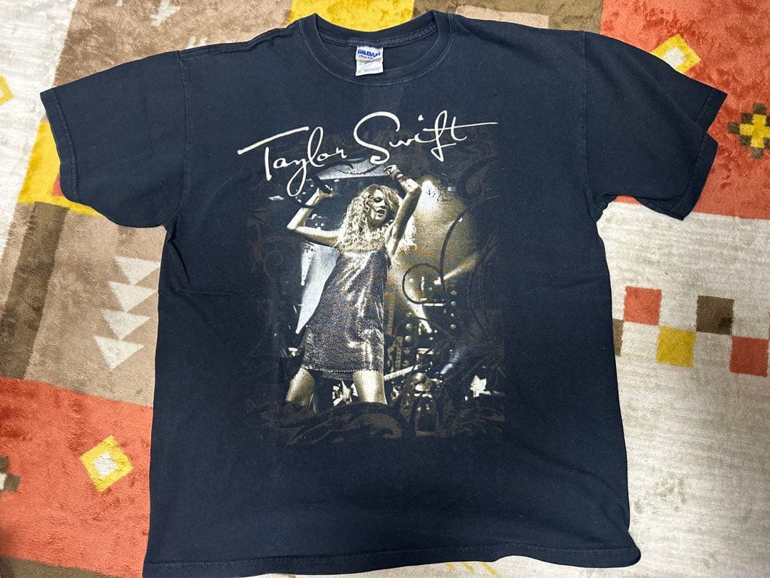 GILDAN半袖Tシャツ　テイラースウィフトライブTシャツ