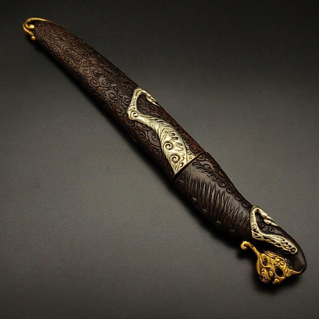 年末セール　銅製刀装具　短刀拵　柄鞘一式　獣の図　絵金銀　金工品　細工　刀装具