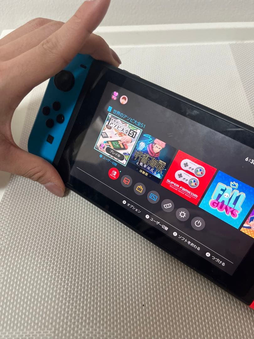 手*ガ様 Nintendo Switch 本体 青/赤