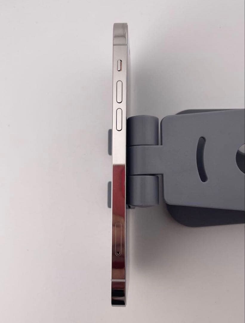 【美品】Apple iPhone 12 Pro 256GB（白色•シルバー）