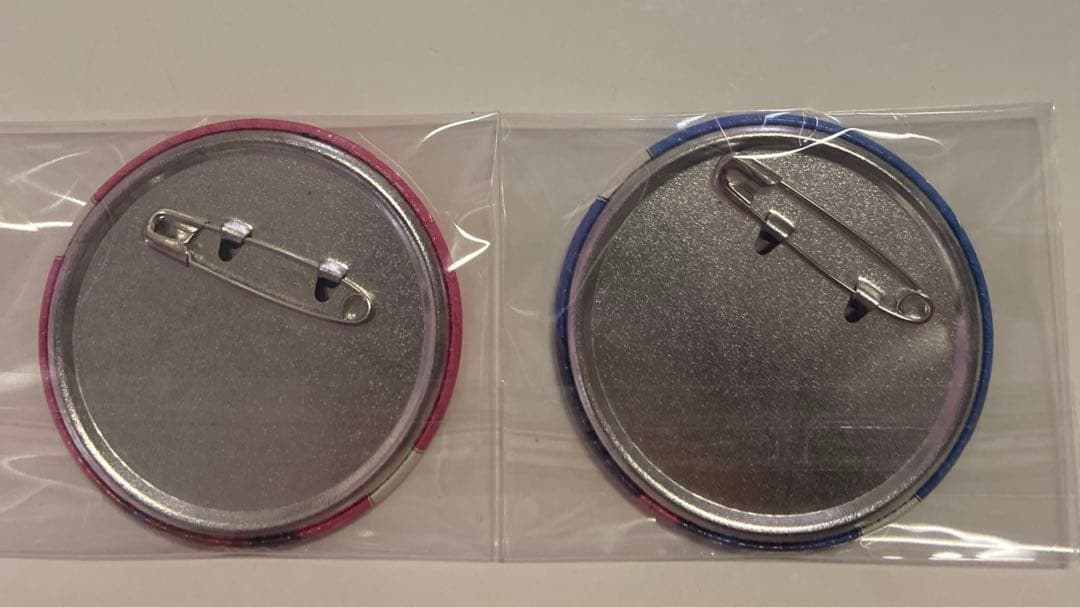 名探偵コナン 工藤新一 毛利蘭 読書 缶バッジ