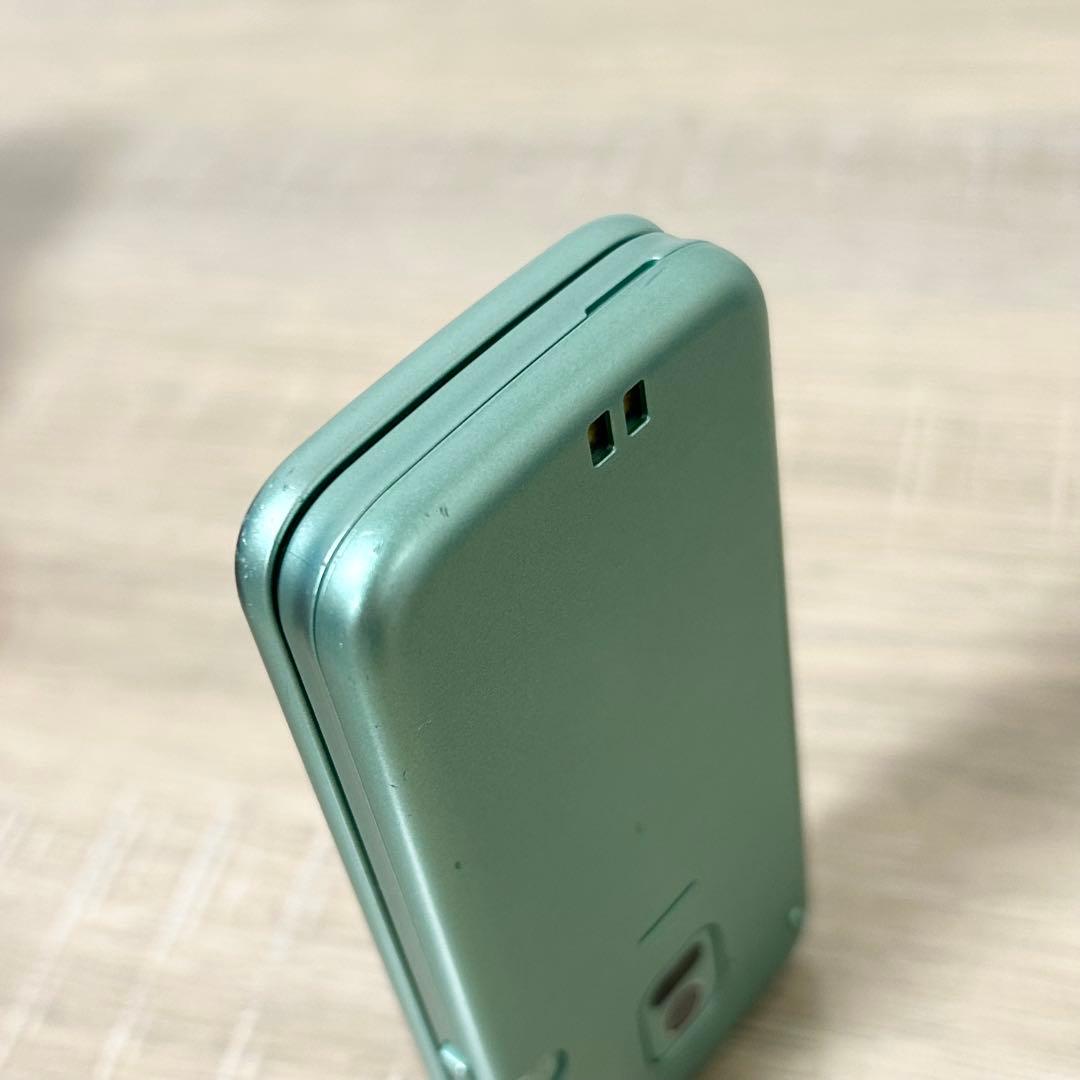 FUJITSU らくらくホン F-02J ミントグリーン 取説/ガイド/充電器付