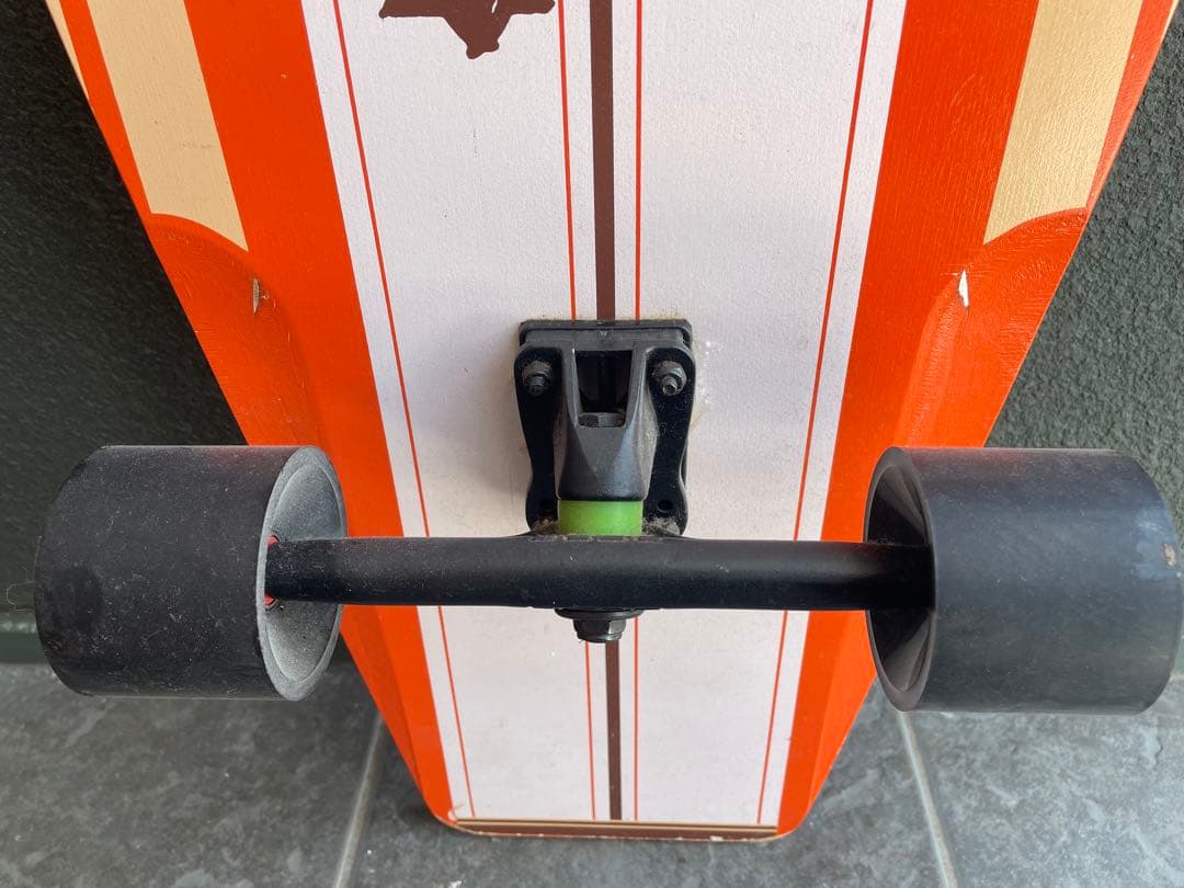 Kahuna Creationsロングスケートボード