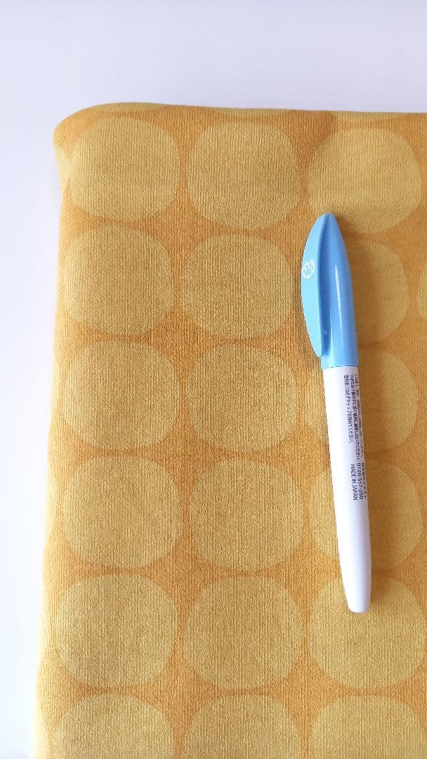 ハンドメイド　黄色の服