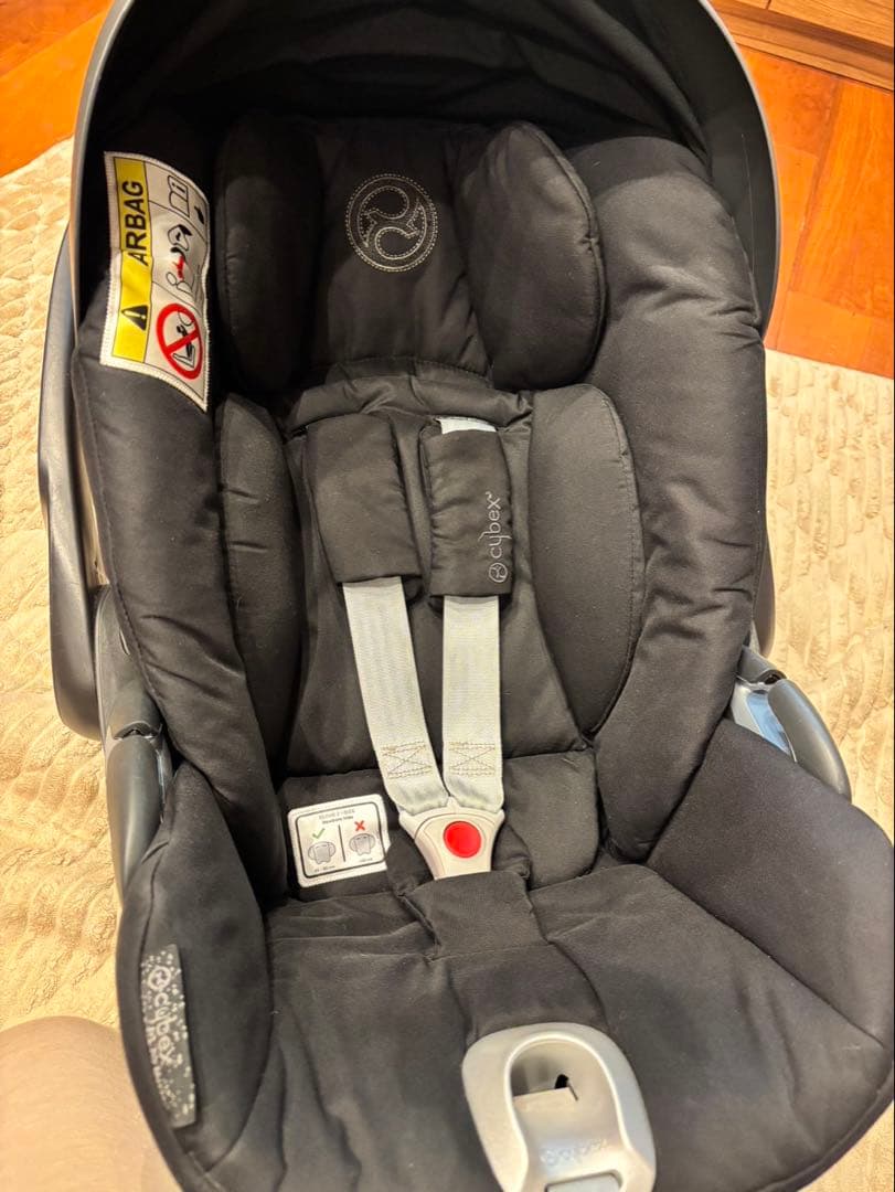 Cybex 車用チャイルドシート ブラック