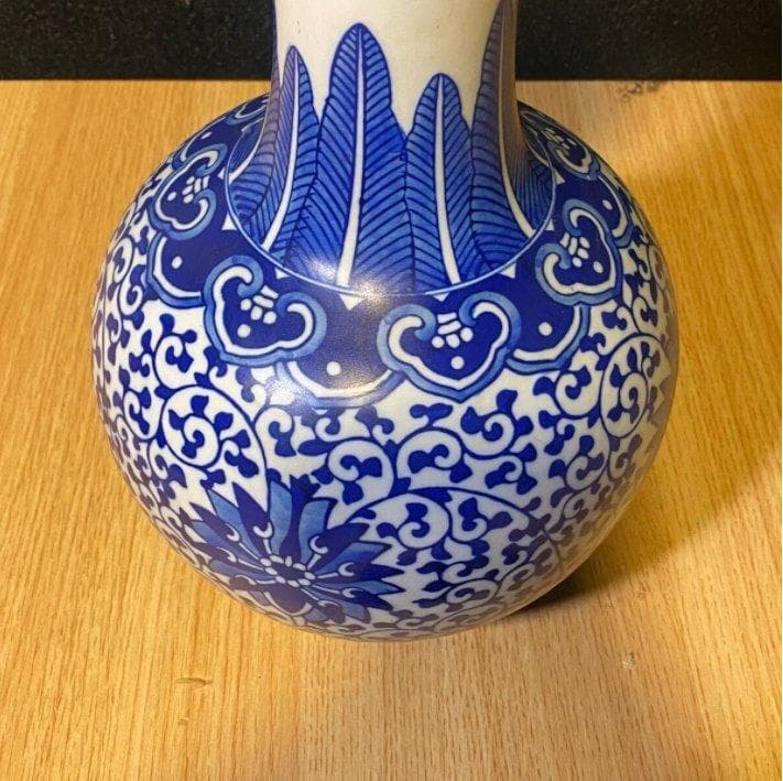 64 Z2003 景徳鎮製　青花染付唐草文花瓶　花器　 花瓶　骨董品　古美術品