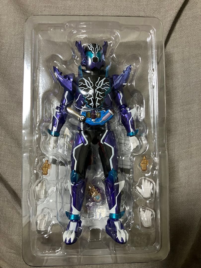 SHFiguarts 仮面ライダーローグ