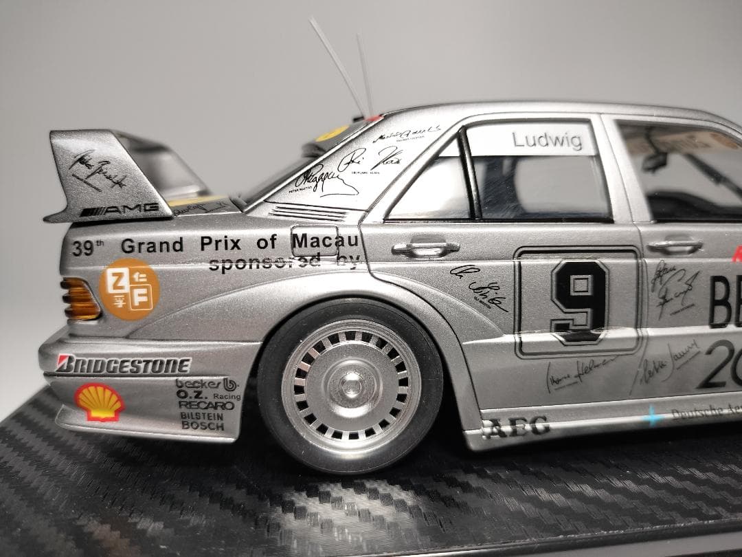 1/24 メルセデスベンツ 190E ベルリン2000 プラモデル 完成品