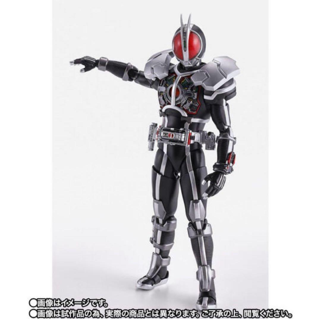 新品未開封）SHフィギュアーツ(真骨彫)仮面ライダーファイズ アクセルフォーム