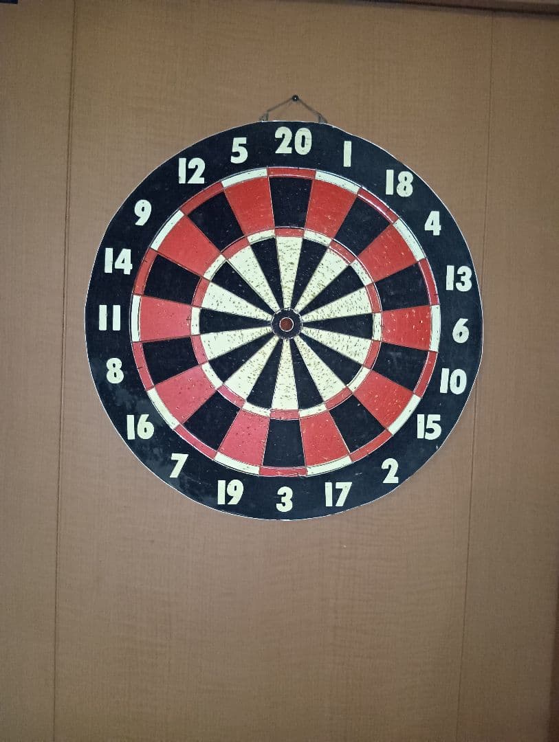 ダーツボードとダーツ5本セット