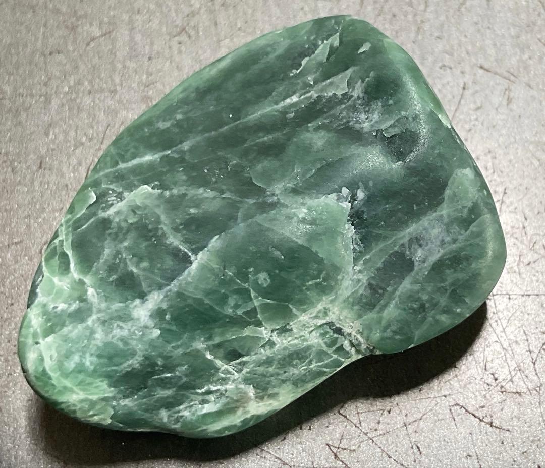 映える濃緑色　透明感　糸魚川翡翠24g ヒスイ　ひすい