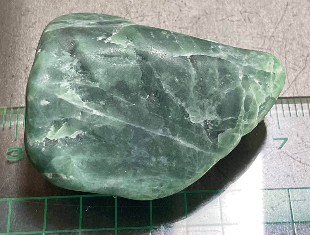 映える濃緑色　透明感　糸魚川翡翠24g ヒスイ　ひすい